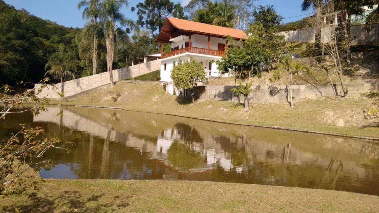 Sítio, 3 quartos, 2500 m² - Foto 1