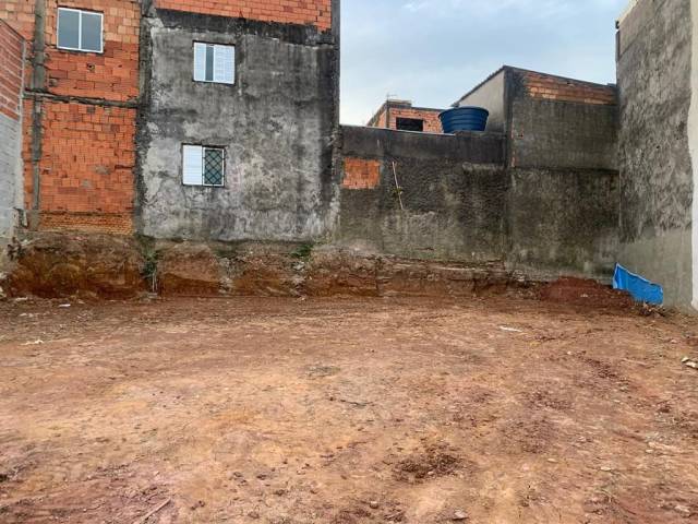 Terreno para Venda em Taboão da Serra - 4