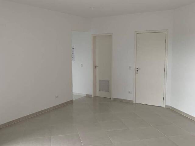 Apartamento para Locação em Embu das Artes - 2